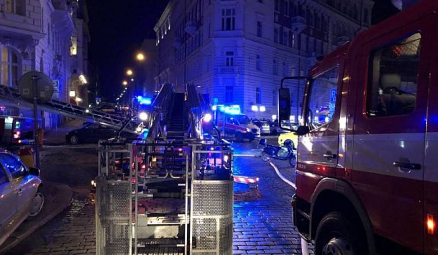 В центре Праги горит отель Eurostars David