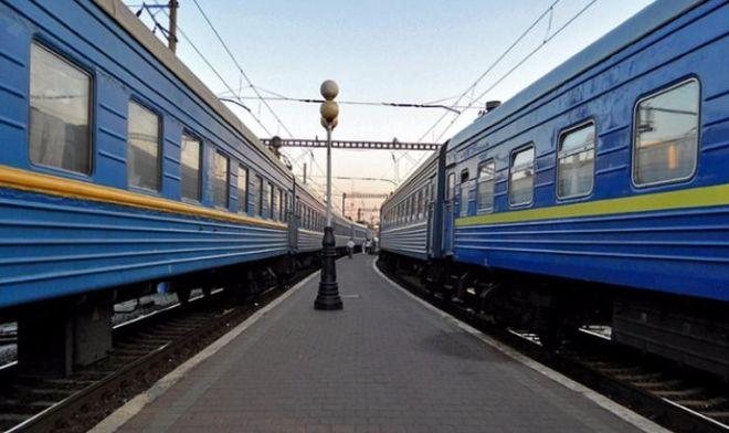 Из-за взрывов «Укрзализныця» закрыла движения некоторых поездов