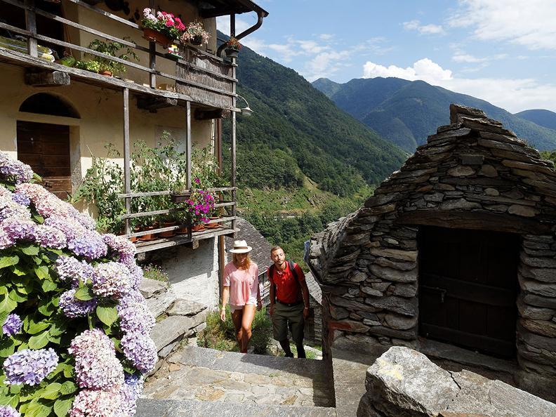 Кориппо – швейцарская деревня, которую превратят в гостиницу