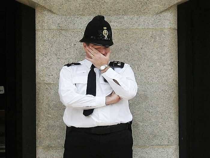 В Лондоне судят полицейского за избиение туриста
