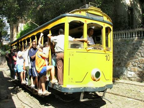 Пять человек погибли в результате аварии трамвая в Рио-де-Жанейро