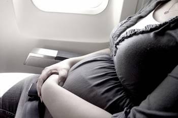 Путешественница родила прямо в самолете