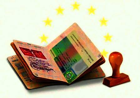 В Европарламенте косвенно поддержали идею отмены виз для граждан РФ