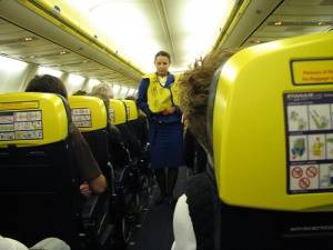 Авиакомпания заменит туалеты добавочными креслами
