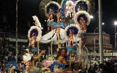 В Аргентине проходит двухмесячный карнавал