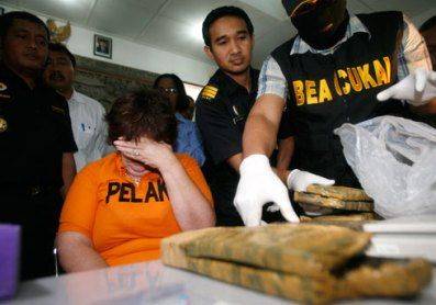 Британскую туристку казнят за провоз наркотиков на Бали