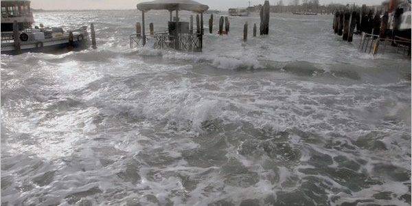 Венецию затопило раньше времени
