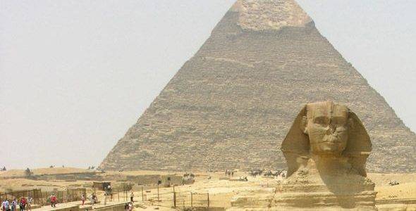 Московские туристы забрались на пирамиду Хеопса в Египте