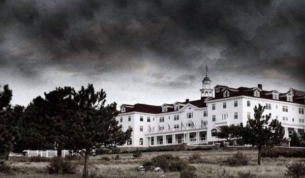 Зловещие гостиницы: в постели с призраком