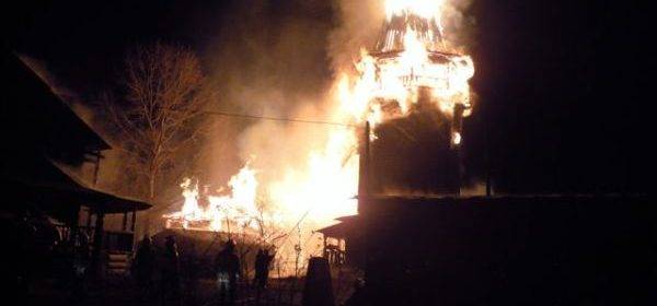 В Архангельской области сгорела уникальная церковь