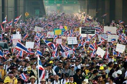 В Таиланде манифестанты обесточили Дом правительства
