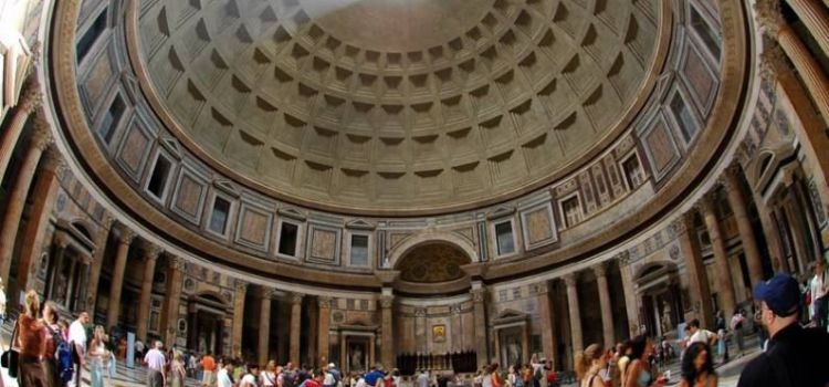 За вход в Пантеон в Риме туристам придется заплатить