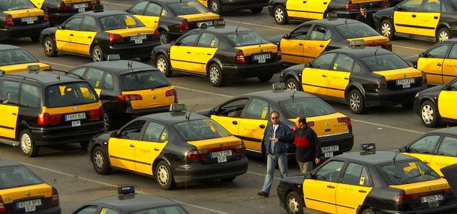 В Испании таксисты бастуют против Uber