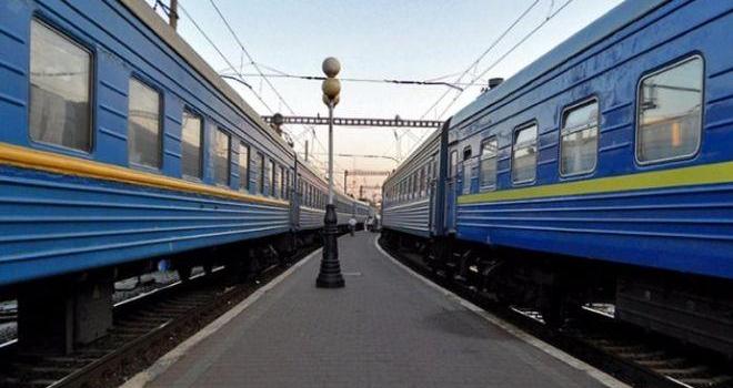 Из-за взрывов «Укрзализныця» закрыла движения некоторых поездов
