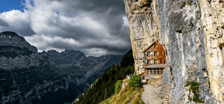 Десять лучших мест в мире для туристов, ищущих уединения в горах